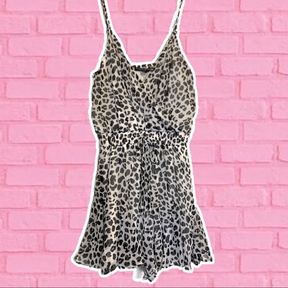 Leopard Print Romper - Picture 2 of 4